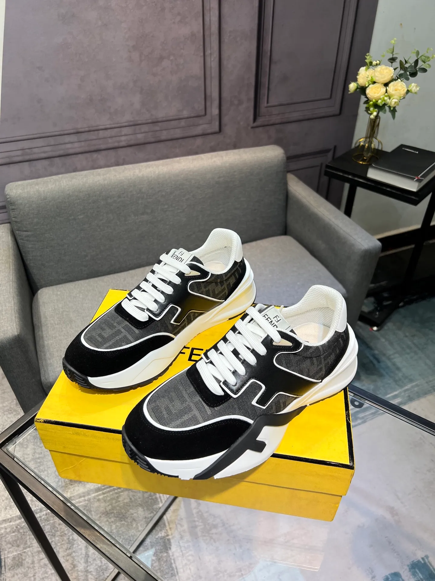 Men's shoes 💰580 FENDI men's fashion casual shoes 👟Hot sale🔥Official website 1:1 replica ⬆️Original quality - Original leather - Original breathable mesh lining Original outsole 1:1 replica, code number 38-44 (45-46 customized)
